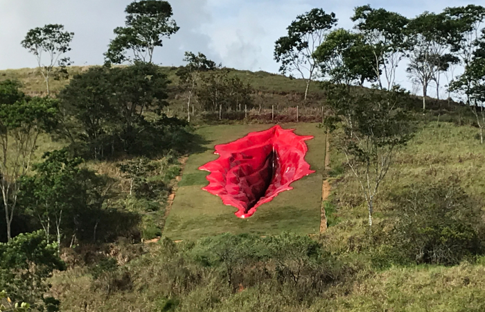 A land art Diva foi realizada em uma montanha da Usina das Artes, em gua Preta (Foto: Divulgao)