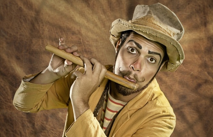 O espetáculo O Matuto, de Rapha Santacruz, é um dos representantes da arte circense no JGE (Foto: Max Levay/Divulgação) O espetáculo O Matuto, de Rapha Santacruz, é um dos representantes da arte circense no JGE (Foto: Max Levay/Divulgação)