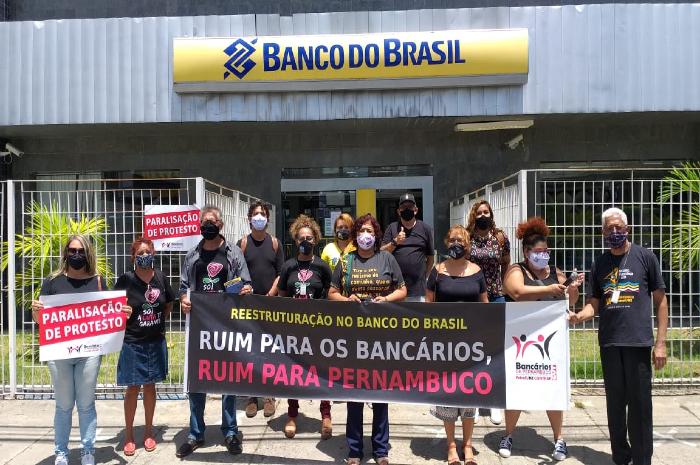 No ltimo dia 15, bancrios do BB participaram de protesto na Avenida Norte. (Foto: Sindicato dos Bancrios de Pernambuco/Divulgao
)