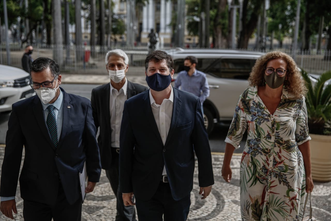 Baleia Rossi chegou acompanhado da deputada federal Jandira Feghali (PCdoB-RJ) e do lder do PSB na Cmara, o deputado federal Alessandro Molon (PSB-RJ). (Paulo Paiva/ DP)