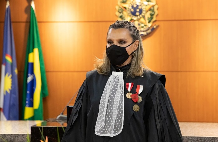Desembargadora Maria Clara Saboya tomou posse no cargo de presidente em sessão solene realizada na quinta-feira (4). (Foto: TRT-PE/Divulgação) Desembargadora Maria Clara Saboya tomou posse no cargo de presidente em sessão solene realizada na quinta-feira (4). (Foto: TRT-PE/Divulgação)