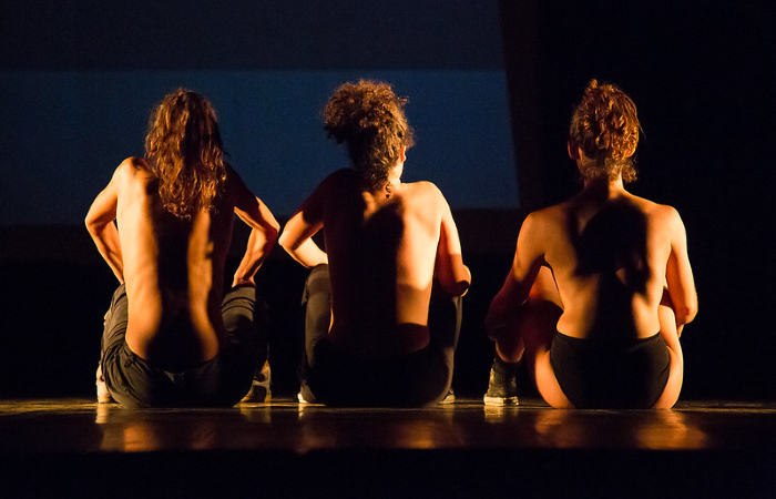 Espetáculo de dança Enchente, de Flávia Pinheiro (PE), no FIG 2017 (Foto: Jorge Farias/Secult-PE/Fundarpe) Espetáculo de dança Enchente, de Flávia Pinheiro (PE), no FIG 2017 (Foto: Jorge Farias/Secult-PE/Fundarpe)