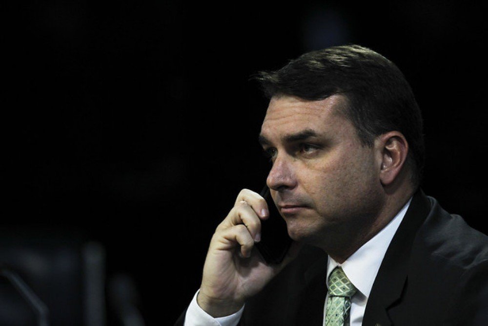(STJ anulou, na última terça-feira (23), decisão de 2019 que autorizou a quebra de sigilo bancário e fiscal do senador Flávio Bolsonaro no âmbito da investigação das %u2018rachadinhas%u2019 na Assembleia Legislativa do Rio. Foto: Beto Barata/Agencia Senado) (STJ anulou, na última terça-feira (23), decisão de 2019 que autorizou a quebra de sigilo bancário e fiscal do senador Flávio Bolsonaro no âmbito da investigação das %u2018rachadinhas%u2019 na Assembleia Legislativa do Rio. Foto: Beto Barata/Agencia Senado)