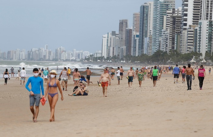  (Nas praias, no entanto, ser permitida apenas a prtica de atividades esportivas individuais. Foto: Leandro de Santana/Arquivo DP)