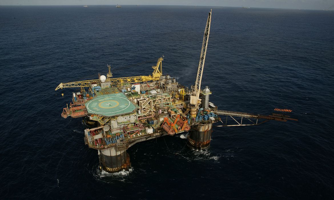 (Produção da camada pré-sal chegou a 2,07 milhões de barris de petróleo. Foto: Geraldo Falcão/Agência Petrobras) (Produção da camada pré-sal chegou a 2,07 milhões de barris de petróleo. Foto: Geraldo Falcão/Agência Petrobras)