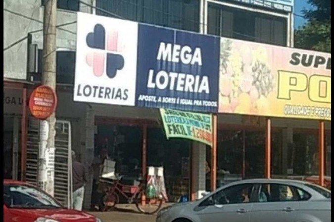 (O sortudo acertou três quadras,12 ternos e seis duques. Outros três bilhetes do DF acertaram a quadra no concurso 5003 da Quina. Foto: Reprodução/Google Street View) (O sortudo acertou três quadras,12 ternos e seis duques. Outros três bilhetes do DF acertaram a quadra no concurso 5003 da Quina. Foto: Reprodução/Google Street View)