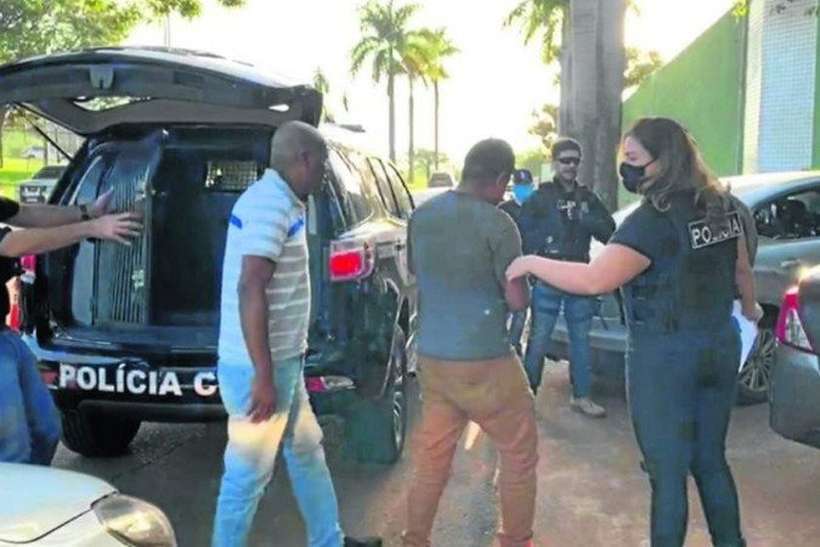  (Polícia desmontou esquema de venda do 'Kit morte'. Estão presos um médico, o dono de uma funerária e um condenado que se fez de morto para escapar da cadeia. Foto: PCDF/Divulgação
)