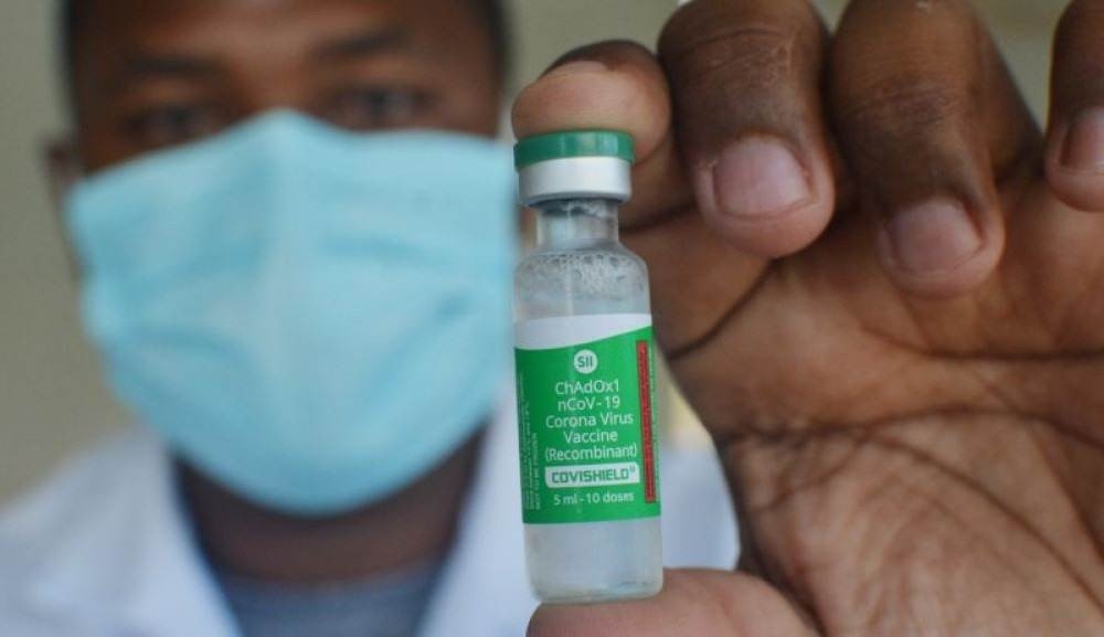 (Com 4,57% da populao imunizada com a primeira dose, pesquisadores estimam que o atraso resultar na morte de mais 127 mil brasileiros. Foto: Ed Alves/CB/D.A Press)