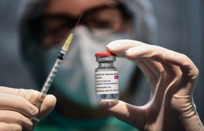 Depois da preocupação com supostos efeitos indesejáveis de sua vacina contra a Covid-19, o laboratório enfrenta uma ofensiva política da União Européia (UE) por atrasos em suas entregas
(Foto: Miguel Medina/AFP) Depois da preocupação com supostos efeitos indesejáveis de sua vacina contra a Covid-19, o laboratório enfrenta uma ofensiva política da União Européia (UE) por atrasos em suas entregas
(Foto: Miguel Medina/AFP)