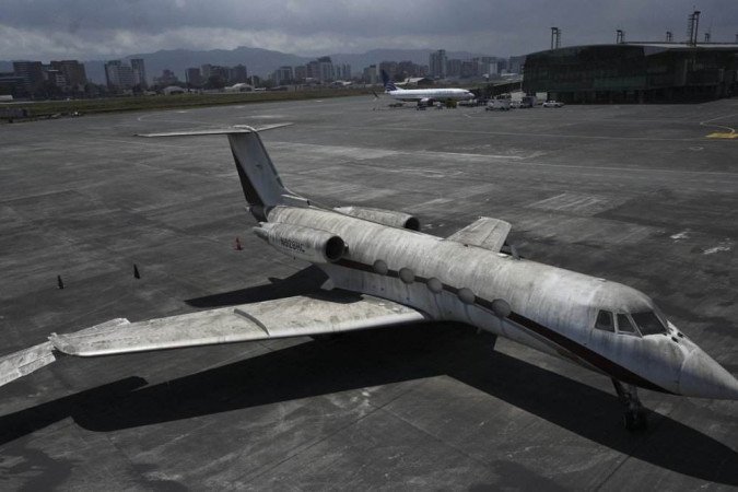 (O fechamento temporário do terminal obrigou o cancelamento de nove voos internacionais, enquanto dois que chegavam ao país foram desviados a El Salvador. Foto: JOHAN ORDONEZ / AFP) (O fechamento temporário do terminal obrigou o cancelamento de nove voos internacionais, enquanto dois que chegavam ao país foram desviados a El Salvador. Foto: JOHAN ORDONEZ / AFP)