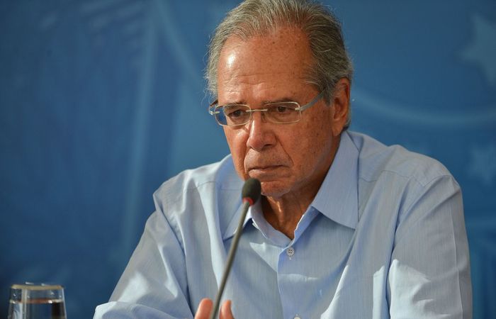 Em audiência no Senado, ministro foi cobrado pelos parlamentares sobre valor do benefício e respondeu que governos anteriores preferiram sustentar a máquina com bilhões em ativos
(Foto: Marcello Casal Jr/Agência Brasil) Em audiência no Senado, ministro foi cobrado pelos parlamentares sobre valor do benefício e respondeu que governos anteriores preferiram sustentar a máquina com bilhões em ativos
(Foto: Marcello Casal Jr/Agência Brasil)