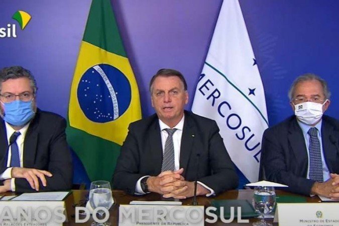 Presidente afirmou durante discurso na reunião do bloco, nesta sexta-feira (26/3), que a regra "não pode ser transformada em instrumento de veto ou freio permanente"
(Foto: Reprodução/TV Brasil) Presidente afirmou durante discurso na reunião do bloco, nesta sexta-feira (26/3), que a regra "não pode ser transformada em instrumento de veto ou freio permanente"
(Foto: Reprodução/TV Brasil)