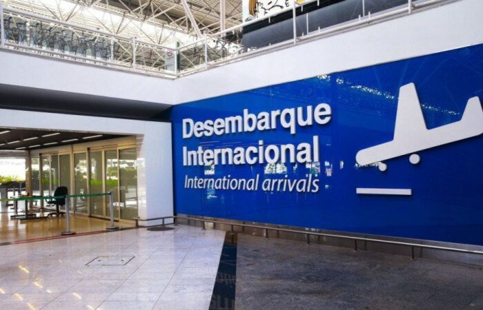 O deficit da conta entre receitas de estrangeiros no país e gastos de brasileiros no exterior foi de apenas US$ 28 milhões em fevereiro de 2021 por conta do agravamento da pandemia
(Foto: Marcello Casal Jr/Agência Brasil) O deficit da conta entre receitas de estrangeiros no país e gastos de brasileiros no exterior foi de apenas US$ 28 milhões em fevereiro de 2021 por conta do agravamento da pandemia
(Foto: Marcello Casal Jr/Agência Brasil)