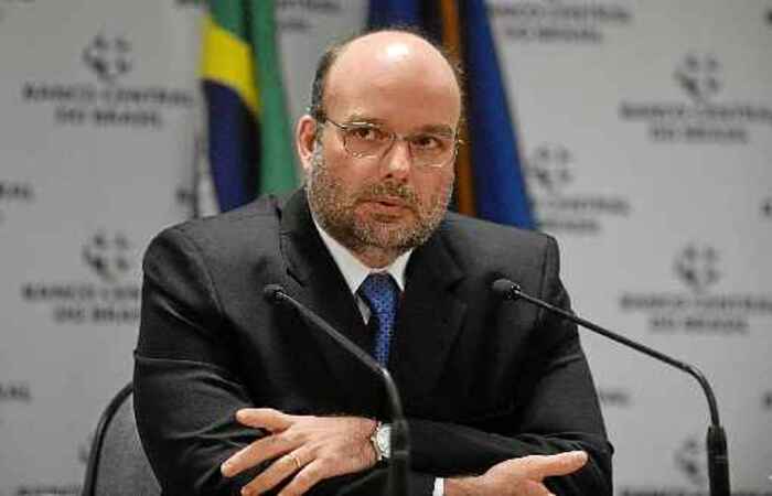 Banco Central previa aporte no país de US$ 6,5 bilhões no mês passado. O resultado foi melhor, superando a estimativa, e bem maior do que os US$ 2,5 bilhões registrados em fevereiro de 2020
(Foto: Agência Brasil ) Banco Central previa aporte no país de US$ 6,5 bilhões no mês passado. O resultado foi melhor, superando a estimativa, e bem maior do que os US$ 2,5 bilhões registrados em fevereiro de 2020
(Foto: Agência Brasil )