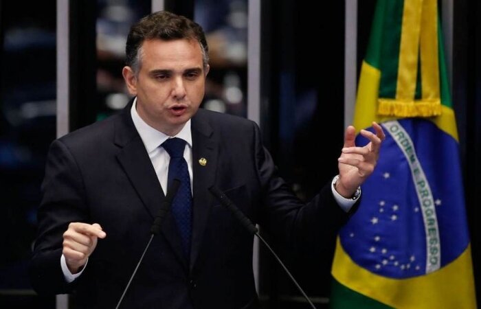 Presidente do Senado alerta que cenário fiscal do país impede continuidade do benefício com o mesmo valor de 2020
(Foto: Reprodução/TV Globo) Presidente do Senado alerta que cenário fiscal do país impede continuidade do benefício com o mesmo valor de 2020
(Foto: Reprodução/TV Globo)