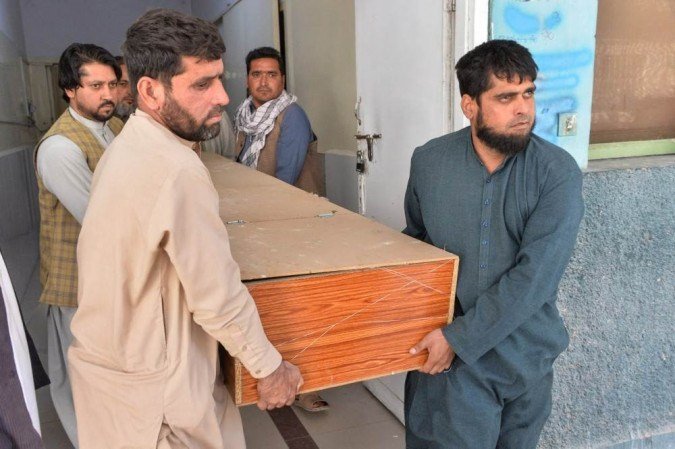 As vítimas foram assassinadas em dois ataques diferentes em Jalalabad, cidade frequentemente assolada pela violência
(Foto: NOORULLAH SHIRZADA / AFP) As vítimas foram assassinadas em dois ataques diferentes em Jalalabad, cidade frequentemente assolada pela violência
(Foto: NOORULLAH SHIRZADA / AFP)
