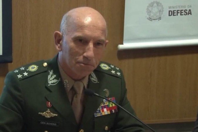 (General Décio Luís Schons: conversa com Braga Netto. Foto: Reprodução Youtube/ Fundação FH) (General Décio Luís Schons: conversa com Braga Netto. Foto: Reprodução Youtube/ Fundação FH)