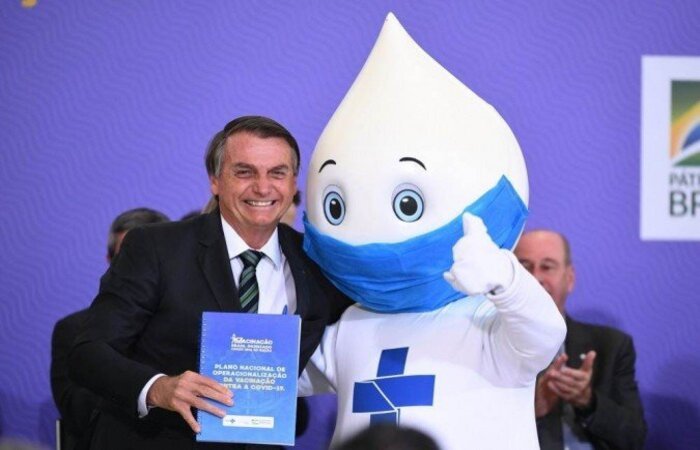 Presidente da República já afirmou diversas vezes, no entanto, que não iria se imunizar contra o coronavírus. Nos últimos tempos, mudou o discurso (crédito: AFP/EVARISTO SA) Presidente da República já afirmou diversas vezes, no entanto, que não iria se imunizar contra o coronavírus. Nos últimos tempos, mudou o discurso (crédito: AFP/EVARISTO SA)