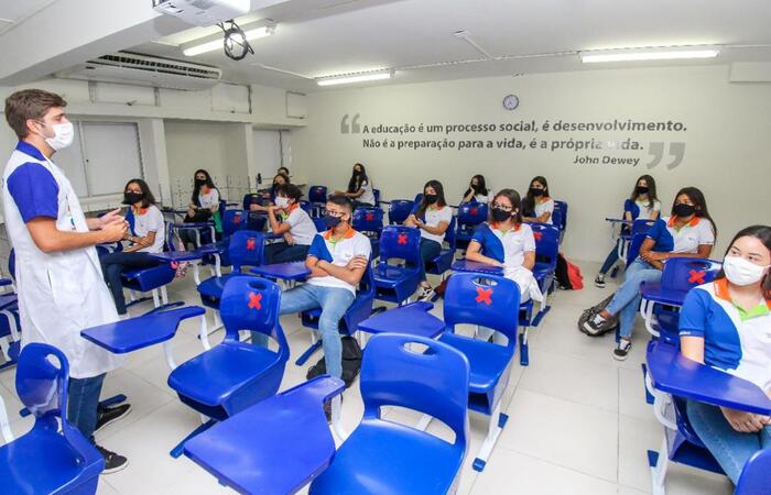 Colégio Núcleo em formato de ensino presencial, mas seguindo todos os protocolos sanitários.  (Foto: Colégio Núcleo/ Divulgação)