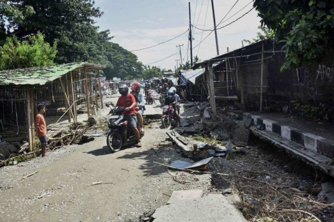 (Ciclone tropical Seroja atingiu as regiões na última segunda-feira e agora caminha em direção à costa oeste da Austrália. Foto: VALENTINO DARIEL SOUSA/AFP) (Ciclone tropical Seroja atingiu as regiões na última segunda-feira e agora caminha em direção à costa oeste da Austrália. Foto: VALENTINO DARIEL SOUSA/AFP)