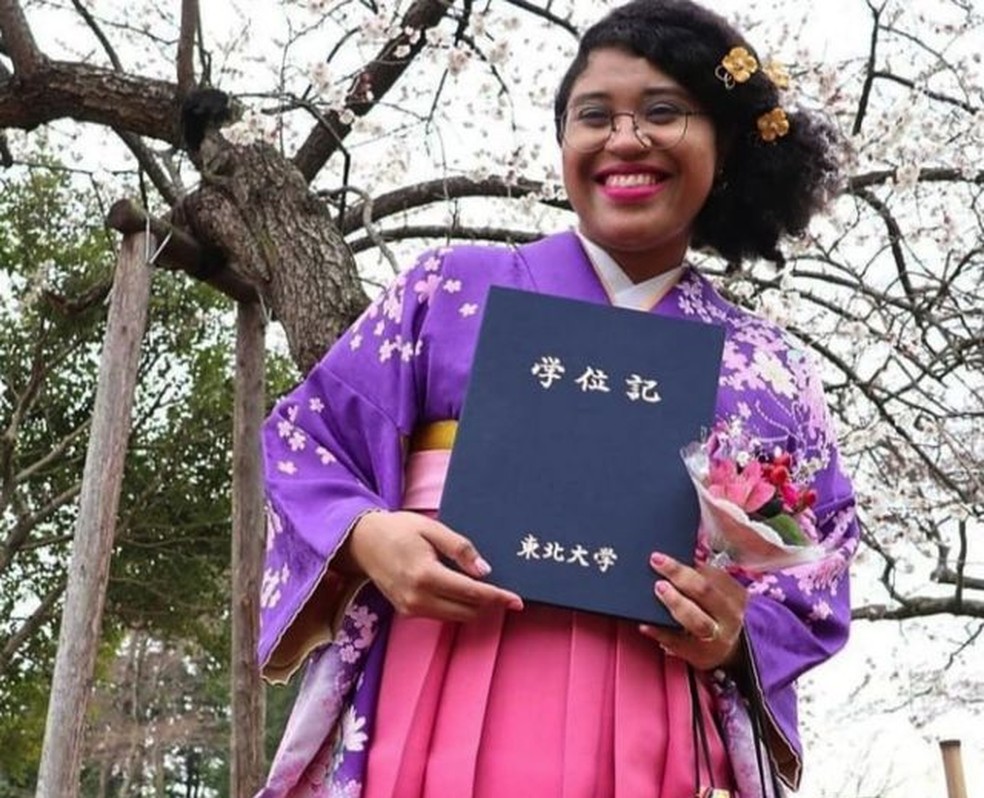  (Me formando de kimono e afro": foto de Mari Melo viralizou no Instagram e no Facebook. Foto: Arquivo pessoal)