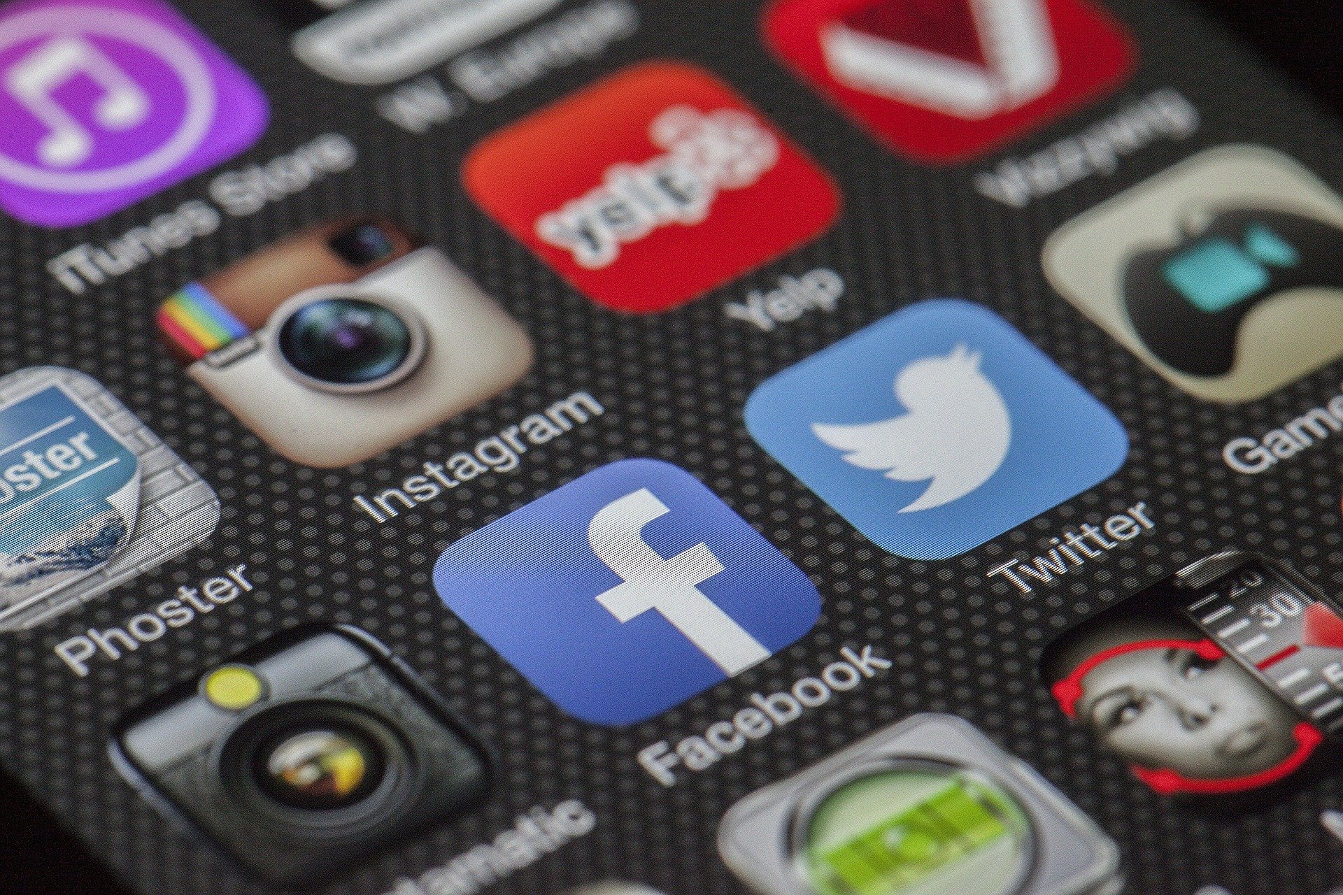 (Enquanto o Facebook mantém o nível, a plataforma de vídeos YouTube domina o ranking das redes sociais mais populares. Foto: Reprodução/Pixabay) (Enquanto o Facebook mantém o nível, a plataforma de vídeos YouTube domina o ranking das redes sociais mais populares. Foto: Reprodução/Pixabay)