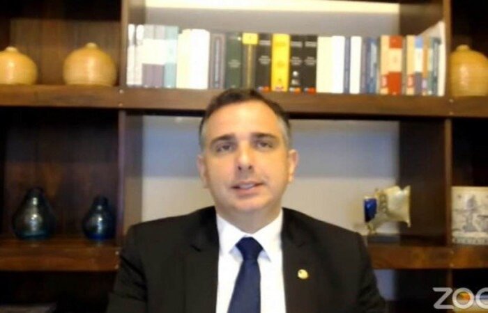 Presidente de Senado falava sobre mudanças na Lei de Segurança Nacional. Projeto de lei que visa alterá-la é uma das prioridades no Congresso, segundo Pacheco e o presidente da Câmara, Arthur Lira (crédito: Reprodução/Youtube) Presidente de Senado falava sobre mudanças na Lei de Segurança Nacional. Projeto de lei que visa alterá-la é uma das prioridades no Congresso, segundo Pacheco e o presidente da Câmara, Arthur Lira (crédito: Reprodução/Youtube)