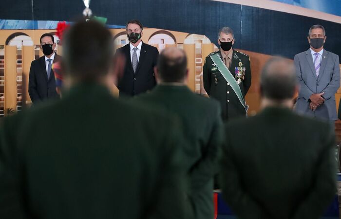 Os novos generais também receberam a medalha Ordem do Mérito Militar
(Marcos Corrêa/PR) Os novos generais também receberam a medalha Ordem do Mérito Militar
(Marcos Corrêa/PR)