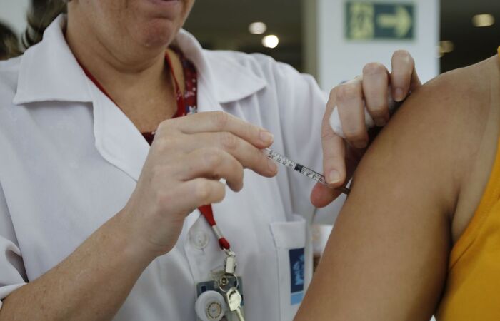 Medida visa evitar aglomerações nos postos que vacinam contra Covid-19 (Tânia Rego/Agência Brasil) Medida visa evitar aglomerações nos postos que vacinam contra Covid-19 (Tânia Rego/Agência Brasil)