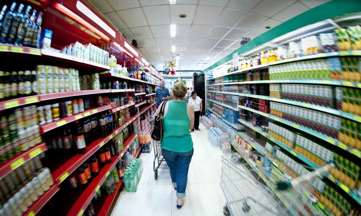 (A maior redução foi em Salvador (-3,74%), onde o custo ficou em R$ 461. Foto: Arquivo/Agência Brasil) (A maior redução foi em Salvador (-3,74%), onde o custo ficou em R$ 461. Foto: Arquivo/Agência Brasil)