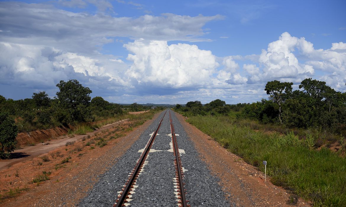 (Transporte de grãos e minério de ferro deve começar em 2025. Foto: Ministério da Infraestrutura/Divulgação
) (Transporte de grãos e minério de ferro deve começar em 2025. Foto: Ministério da Infraestrutura/Divulgação
)