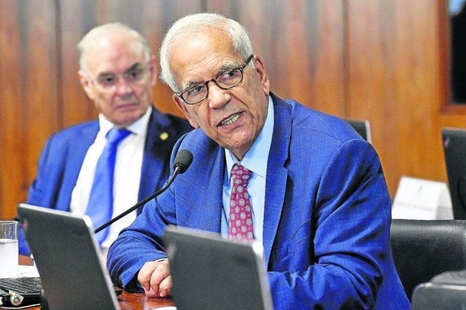 Proposta do senador Oriovisto Guimarães é desengavetada depois de o ministro Luís Roberto Barroso, do STF, determinar à Presidência do Senado a instalação da CPI que pretende apurar as ações e omissões do governo durante a pandemia de covid-19 (Foto: Jane de Araújo/Correio Braziliense) Proposta do senador Oriovisto Guimarães é desengavetada depois de o ministro Luís Roberto Barroso, do STF, determinar à Presidência do Senado a instalação da CPI que pretende apurar as ações e omissões do governo durante a pandemia de covid-19 (Foto: Jane de Araújo/Correio Braziliense)