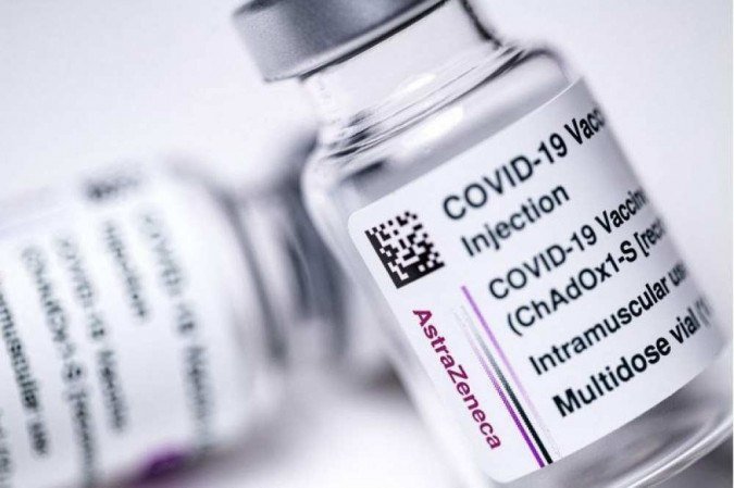 (A previsão é que todos os estudos clínicos devam ser finalizados entre nove meses ou um ano. A vacina já pode estar disponível para a população brasileira em 2022. Foto: AFP/JOEL SAGET) (A previsão é que todos os estudos clínicos devam ser finalizados entre nove meses ou um ano. A vacina já pode estar disponível para a população brasileira em 2022. Foto: AFP/JOEL SAGET)