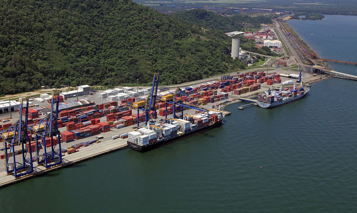 (CSN nega danos ambientais e não descarta processar a prefeitura. Foto: Ministério da Infraestrutura/Divulgação
) (CSN nega danos ambientais e não descarta processar a prefeitura. Foto: Ministério da Infraestrutura/Divulgação
)