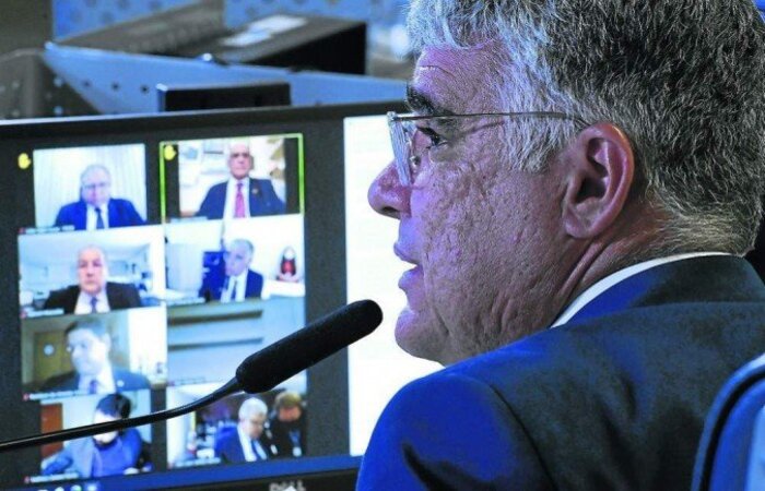 Um acordo prevê que o senadores Osmar Aziz (PSD-AM) e Randolfe Rodrigues (Rede-AP) ocupem, respectivamente, os cargos de presidente e vice-presidente. (crédito: Edilson Rodrigues) Um acordo prevê que o senadores Osmar Aziz (PSD-AM) e Randolfe Rodrigues (Rede-AP) ocupem, respectivamente, os cargos de presidente e vice-presidente. (crédito: Edilson Rodrigues)