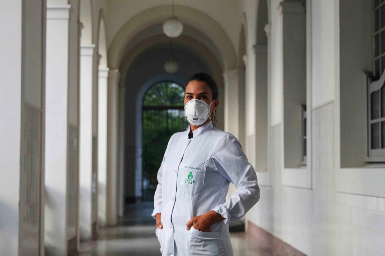 A cirurgiã-dentista Fabiana Motta relatou as lutas travadas na pandemia (Foto: Sandy James/Esp.DP) A cirurgiã-dentista Fabiana Motta relatou as lutas travadas na pandemia (Foto: Sandy James/Esp.DP)