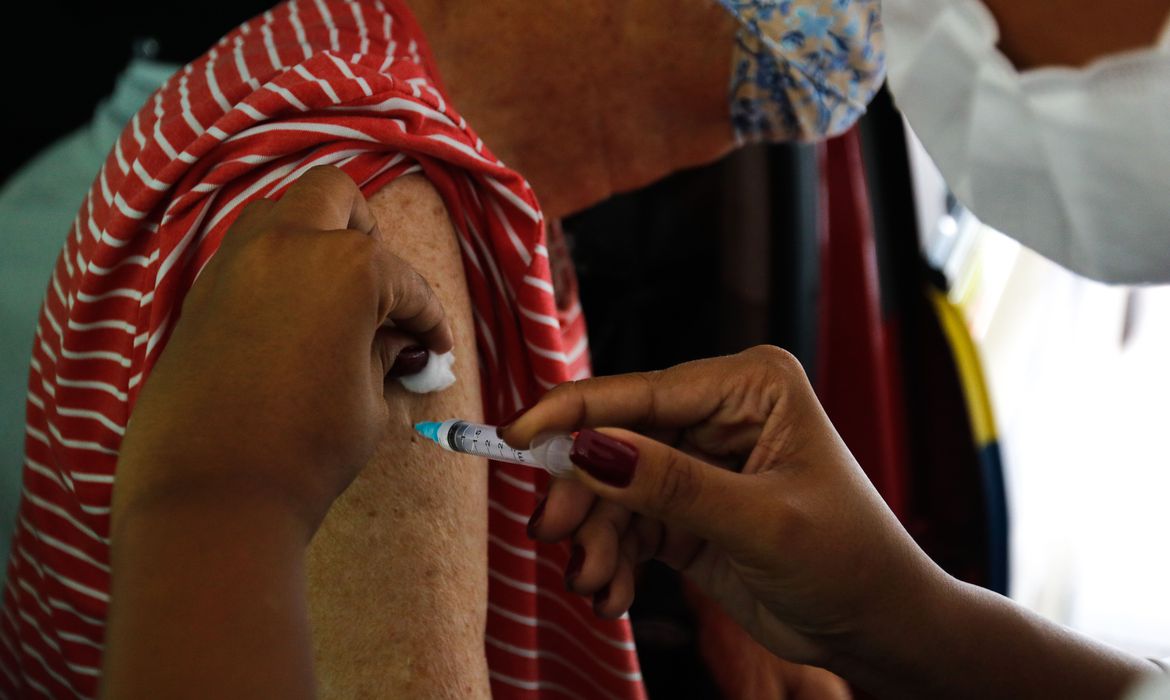 (Segunda dose é necessária para imunização completa contra a Covid-19. Foto: Tânia Rego/Agência Brasil) (Segunda dose é necessária para imunização completa contra a Covid-19. Foto: Tânia Rego/Agência Brasil)