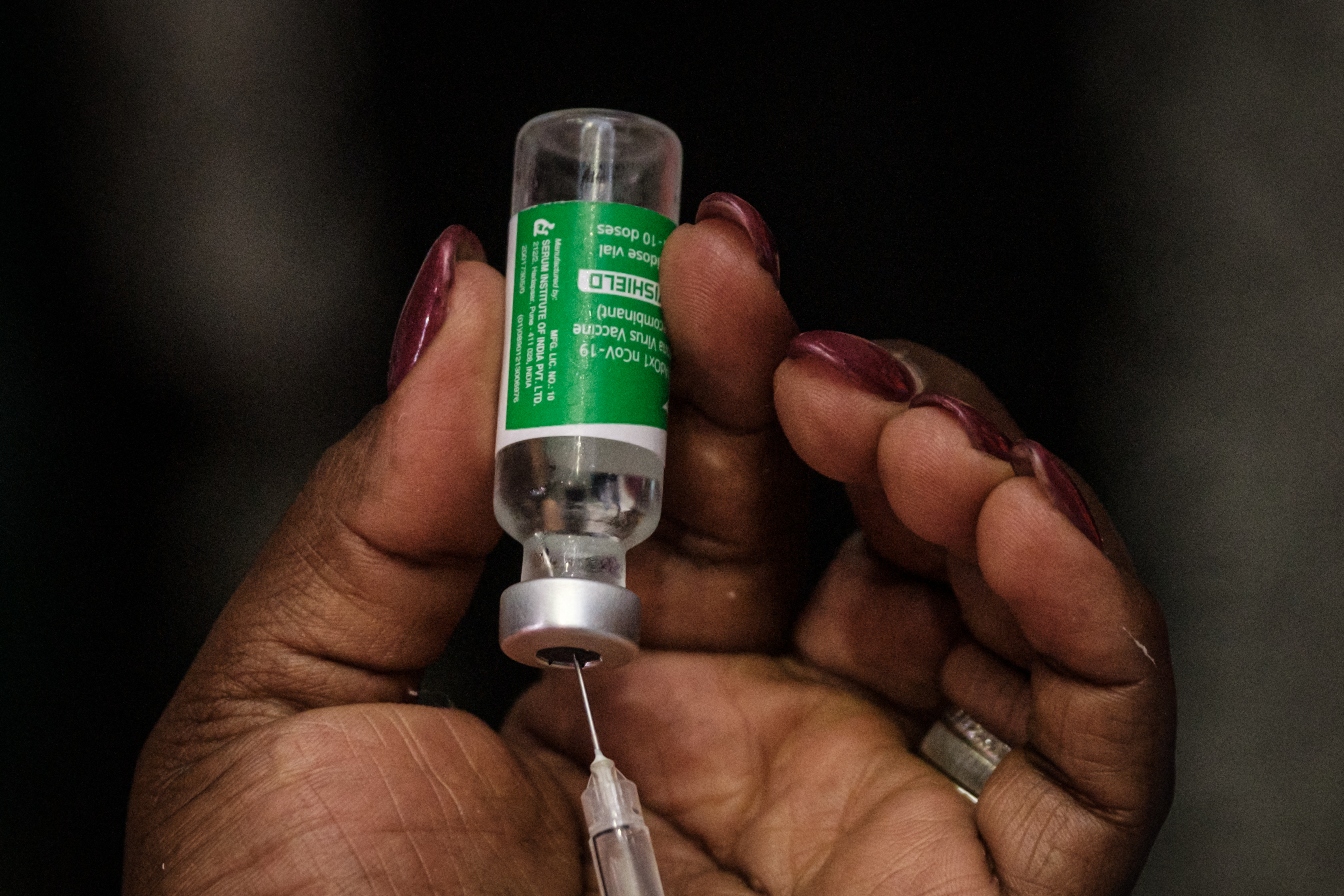  (Fiocruz divulgou hoje estudos que indicam efetividade do imunizante. Foto: Yasuyoshi CHIBA / AFP


)