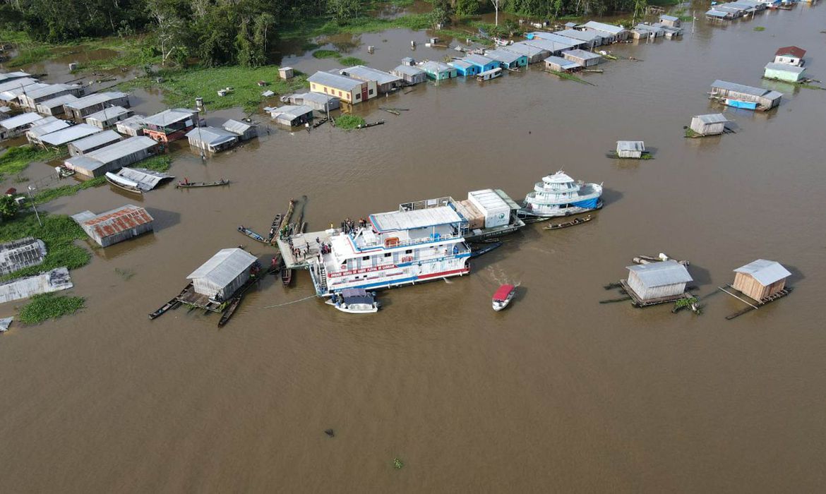 (Defesa Civil do Amazonas diz que 13 cidades decretaram emergência. Foto: Agência Amazonas) (Defesa Civil do Amazonas diz que 13 cidades decretaram emergência. Foto: Agência Amazonas)