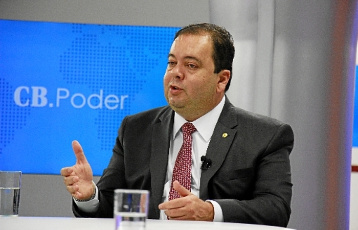 Deputado Elmar Nascimento (DEM-BA) entregará o relatório final na próxima semana, respeitando pontos de convergência
(crédito: Vinicius Cardoso/Esp. CB/D.A Press) Deputado Elmar Nascimento (DEM-BA) entregará o relatório final na próxima semana, respeitando pontos de convergência
(crédito: Vinicius Cardoso/Esp. CB/D.A Press)