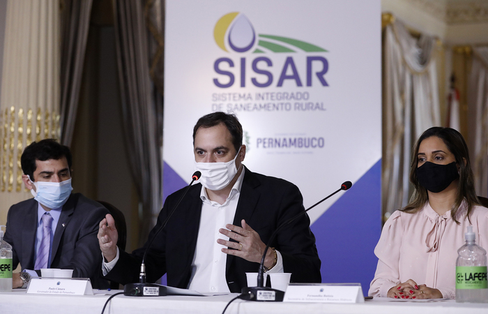  (Governador Paulo Câmara lançou programa em anúncio virtual. Foto: Hélia Scheppa/SEI)