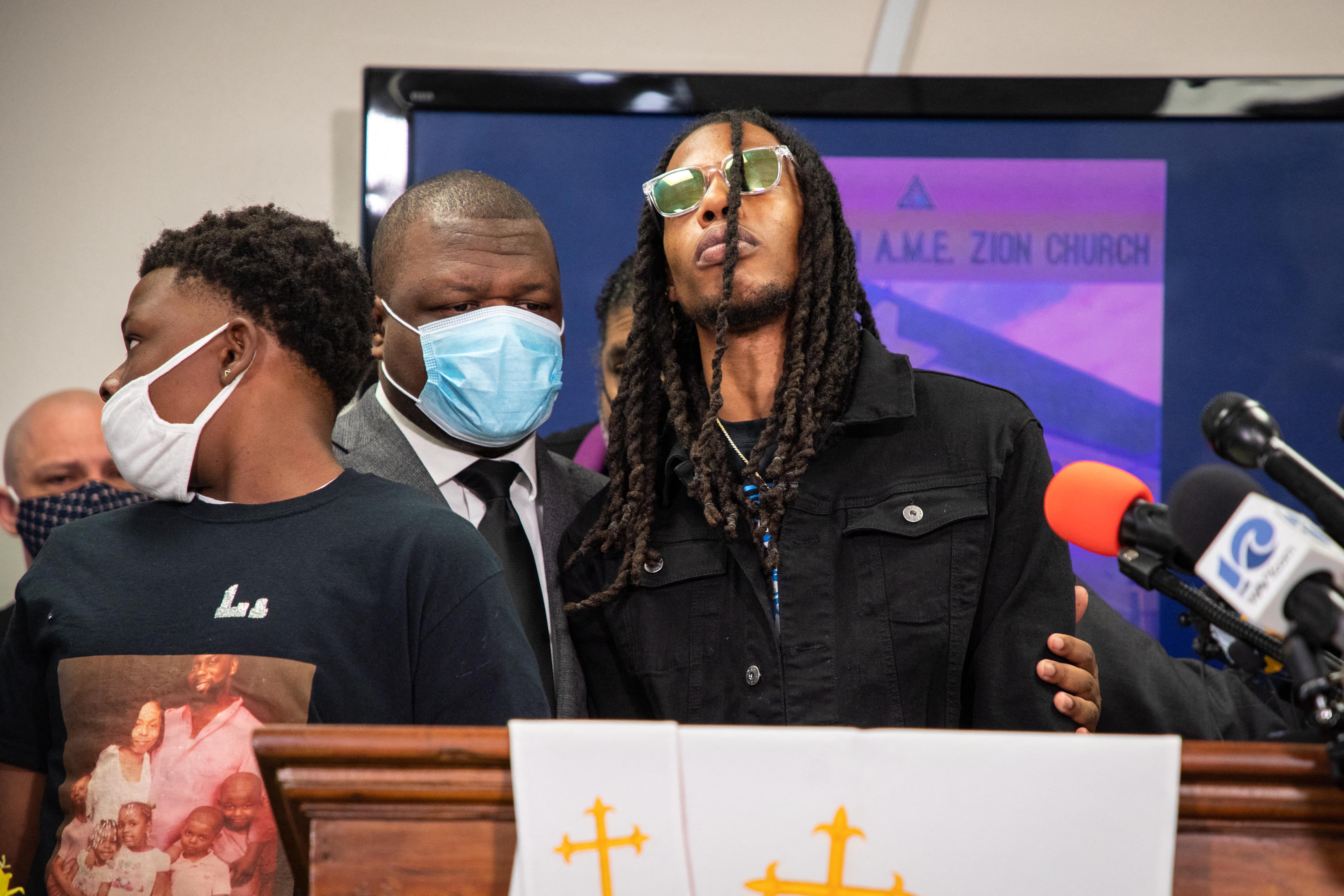 ('Meu pai foi executado apenas tentando salvar sua própria vida', disse a jornalistas Khalil Ferebee, um dos filhos de Andrew Brown Jr. Foto: Logan Cyrus / AFP) ('Meu pai foi executado apenas tentando salvar sua própria vida', disse a jornalistas Khalil Ferebee, um dos filhos de Andrew Brown Jr. Foto: Logan Cyrus / AFP)