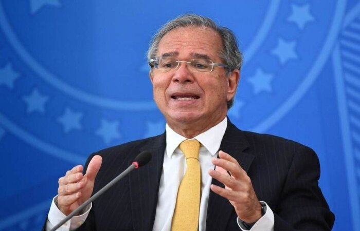 Declaração do ministro da Economia pode interferir, por exemplo, na importação do ingrediente farmacêutico ativo (IFA) da China, necessário para a produção de doses da vacina CoronaVac no Brasil
(crédito: AFP / EVARISTO SA) Declaração do ministro da Economia pode interferir, por exemplo, na importação do ingrediente farmacêutico ativo (IFA) da China, necessário para a produção de doses da vacina CoronaVac no Brasil
(crédito: AFP / EVARISTO SA)