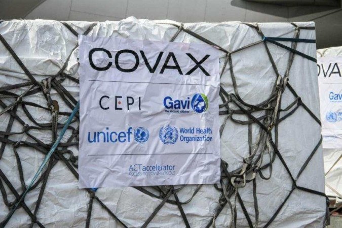 (Com isso, o país deve receber do consórcio internacional um total de 4 milhões de imunizantes contra a Covid-19 já no próximo mês. Foto: AFP / Tina SMOLE) (Com isso, o país deve receber do consórcio internacional um total de 4 milhões de imunizantes contra a Covid-19 já no próximo mês. Foto: AFP / Tina SMOLE)
