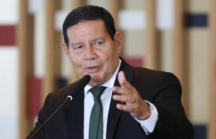Vice-presidente declarou ainda que houve "muito discurso" na instalação da comissão
(crédito: Fabio Rodrigues Pozzebom/Agência Brasil) Vice-presidente declarou ainda que houve "muito discurso" na instalação da comissão
(crédito: Fabio Rodrigues Pozzebom/Agência Brasil)