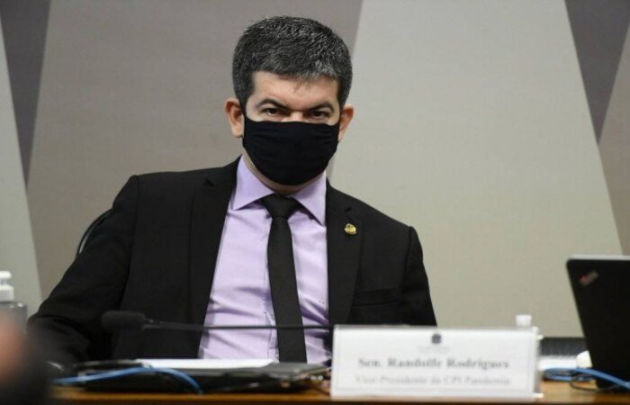 Documentos protocolados por governistas e produzidos pelo Executivo não foram apreciados na sessão da comissão desta quinta-feira (crédito: Jefferson Rudy/Agência Senado) Documentos protocolados por governistas e produzidos pelo Executivo não foram apreciados na sessão da comissão desta quinta-feira (crédito: Jefferson Rudy/Agência Senado)