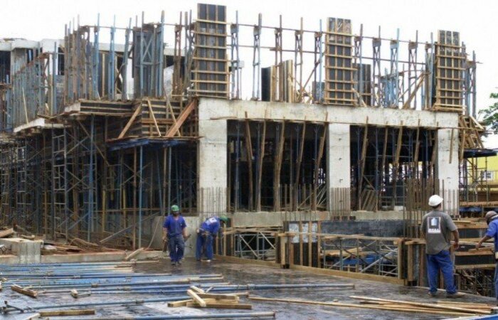 Dados apresentados pela Câmara Brasileira da Indústria da Construção (CBIC) demonstram o impacto das dificuldades impostas pelo desabastecimento de materiais e pela alta dos preços. Estimativa para o PIB do setor em 2021 caiu de 4% para 2,5%
(crédito: Antonio Cruz/Agência Brasil
) Dados apresentados pela Câmara Brasileira da Indústria da Construção (CBIC) demonstram o impacto das dificuldades impostas pelo desabastecimento de materiais e pela alta dos preços. Estimativa para o PIB do setor em 2021 caiu de 4% para 2,5%
(crédito: Antonio Cruz/Agência Brasil
)