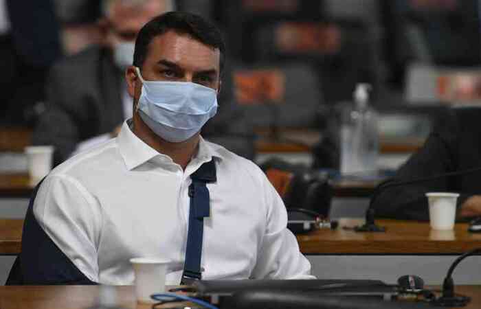 Fazendo críticas pela composição do grupo e da realização da comissão, Flávio afirmou que as mulheres não se indignaram com a formação masculina da comissão
(foto: Edilson Rodrigues/Agência Senado
) Fazendo críticas pela composição do grupo e da realização da comissão, Flávio afirmou que as mulheres não se indignaram com a formação masculina da comissão
(foto: Edilson Rodrigues/Agência Senado
)
