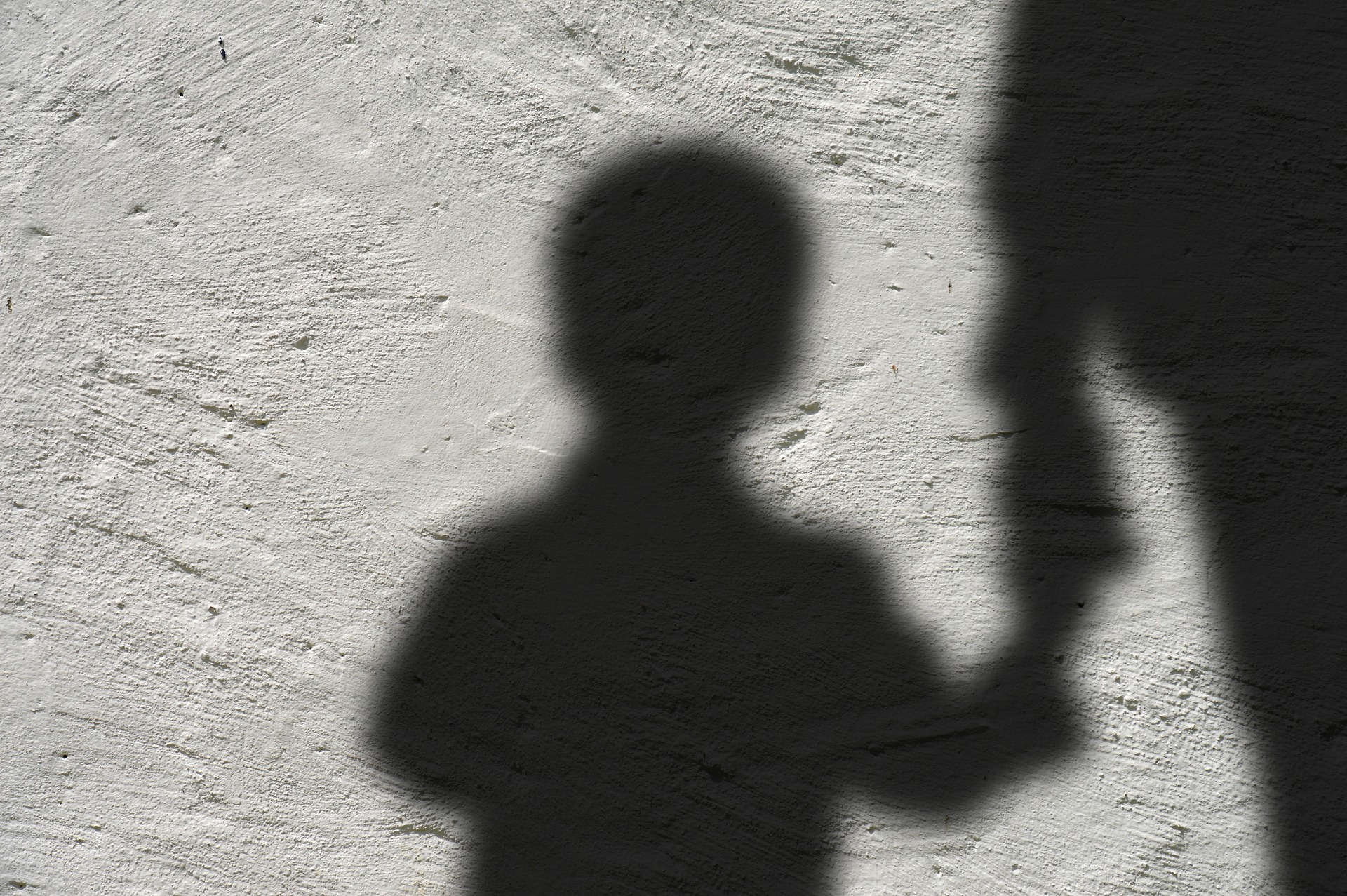 (Ele chegou a tocar as partes íntimas da vítima e tentou estuprá-la, mas criança conseguiu fugir. Foto: Reprodução/Pixabay
) (Ele chegou a tocar as partes íntimas da vítima e tentou estuprá-la, mas criança conseguiu fugir. Foto: Reprodução/Pixabay
)