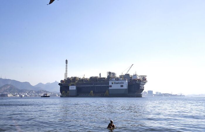 Extração diária de barris de óleo equivalente soma 2,56 milhões no mês
(Tânia Rego/Agência Brasil) Extração diária de barris de óleo equivalente soma 2,56 milhões no mês
(Tânia Rego/Agência Brasil)